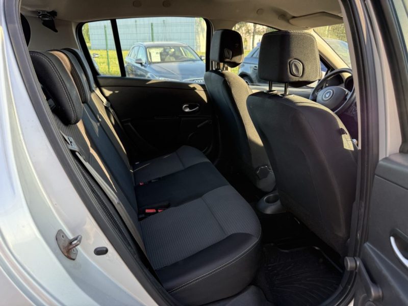 Renault Clio III 1.2 100ch Expression CLIM 