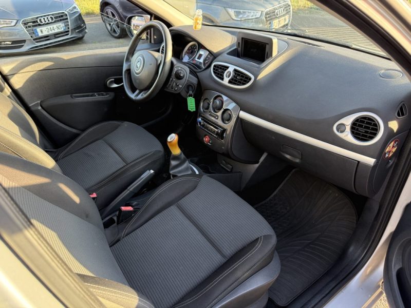 Renault Clio III 1.2 100ch Expression CLIM 
