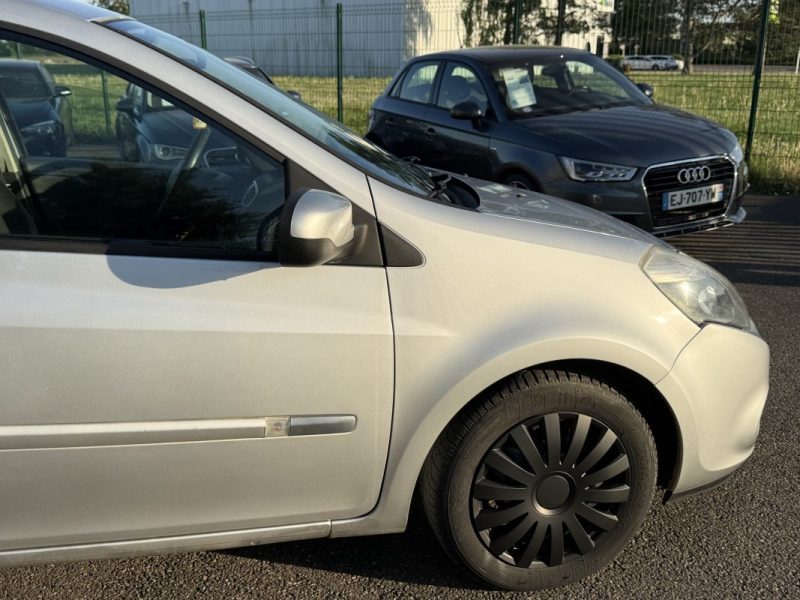Renault Clio III 1.2 100ch Expression CLIM 
