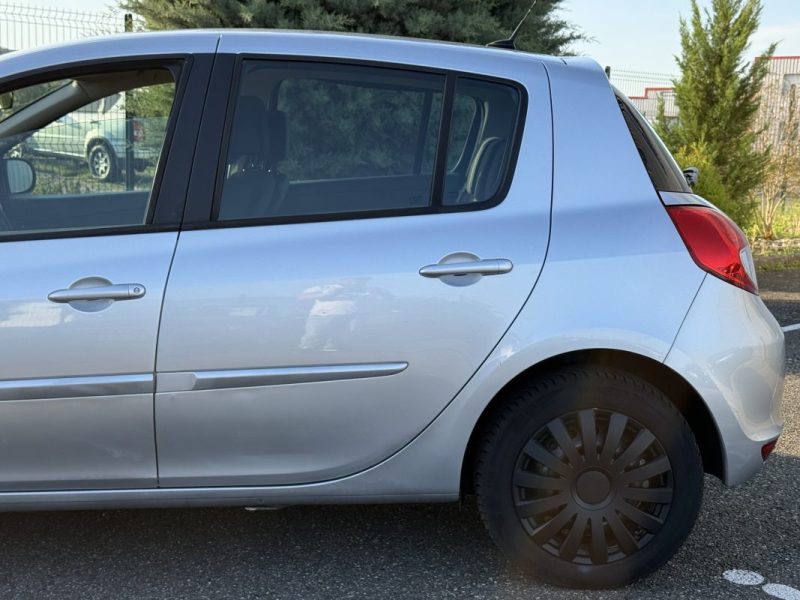 Renault Clio III 1.2 100ch Expression CLIM 