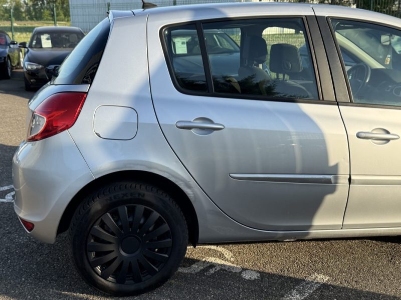 Renault Clio III 1.2 100ch Expression CLIM 