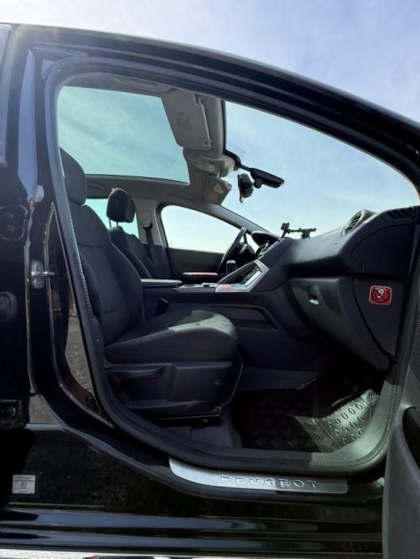 PEUGEOT 3008 1.6 e-hdi 115ch ALLURE AFFICHAGE TÊTE HAUTE/ TOIT PANORAMIQUE / BLUETOOTH