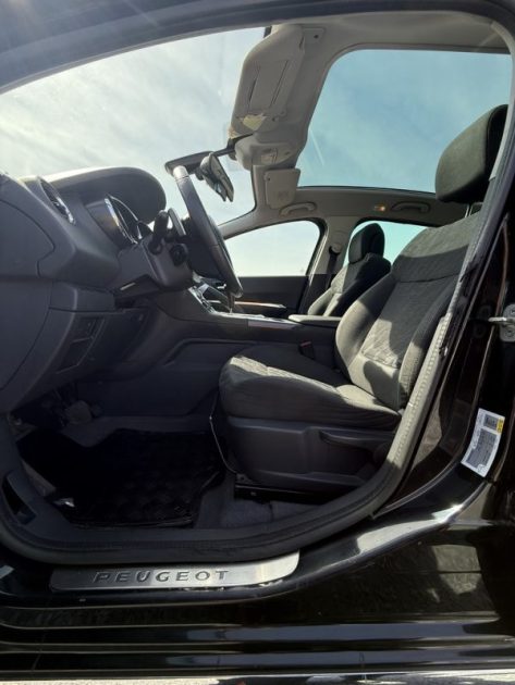 PEUGEOT 3008 1.6 e-hdi 115ch ALLURE AFFICHAGE TÊTE HAUTE/ TOIT PANORAMIQUE / BLUETOOTH