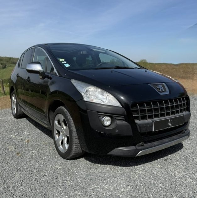 PEUGEOT 3008 1.6 e-hdi 115ch ALLURE AFFICHAGE TÊTE HAUTE/ TOIT PANORAMIQUE / BLUETOOTH