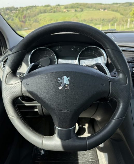 PEUGEOT 3008 1.6 e-hdi 115ch ALLURE AFFICHAGE TÊTE HAUTE/ TOIT PANORAMIQUE / BLUETOOTH