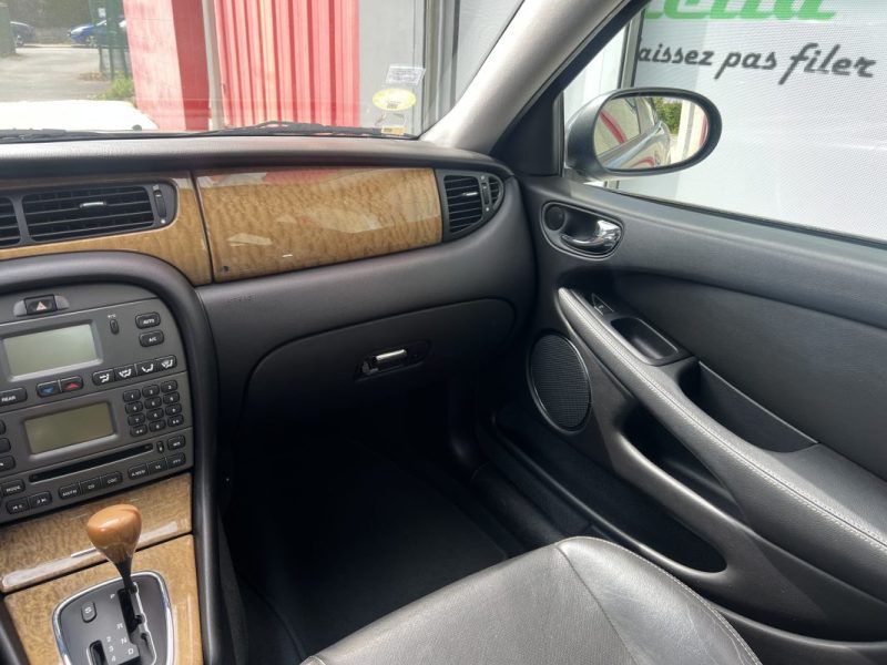 JAGUAR X-TYPE 3.0L V6 SPORT BVA 234CH - GARANTIE 6 MOIS 