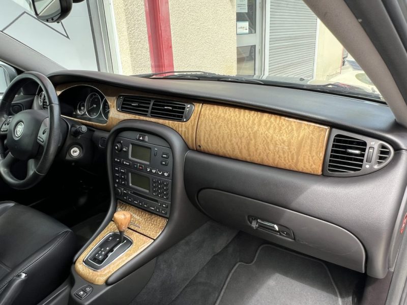 JAGUAR X-TYPE 3.0L V6 SPORT BVA 234CH - GARANTIE 6 MOIS 