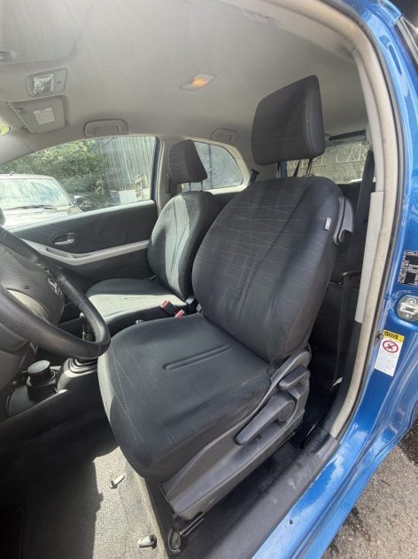 TOYOTA YARIS 1.3 VVT_ISOL 2007 - 80 324Kms - Premier Main - Parfait Etat - Suivit toyota