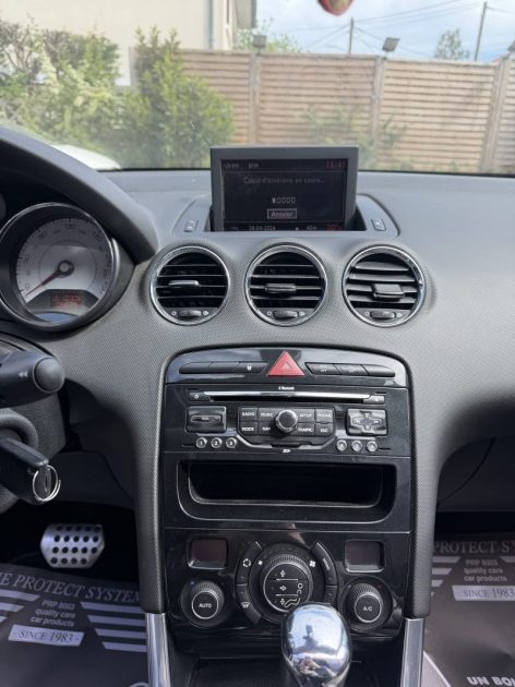 PEUGEOT 308 1.6 THP PLATINUM 2010 -  BVA - 55 030Kms - Premier Main - Distrib ok - SUIVIT PEUGEOT