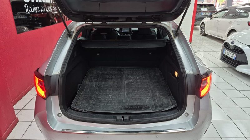TOYOTA COROLLA TOURING SPORTS 184cv DYNAMIC BUSINESS/1 ERE MAIN/TVA RECUPERABLE