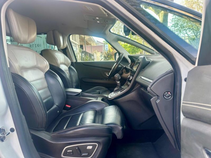RENAULT GRAND SCENIC IV 1.6 DCI 160 Initiale Paris EDC 