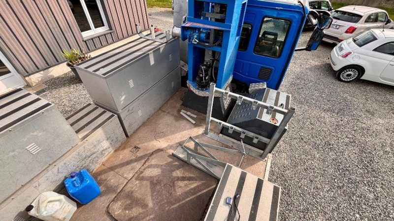 IVECO ML100E18K PORTEUR EUROCARGO 100E18 NACELLE 14 METRES 4X2 2010