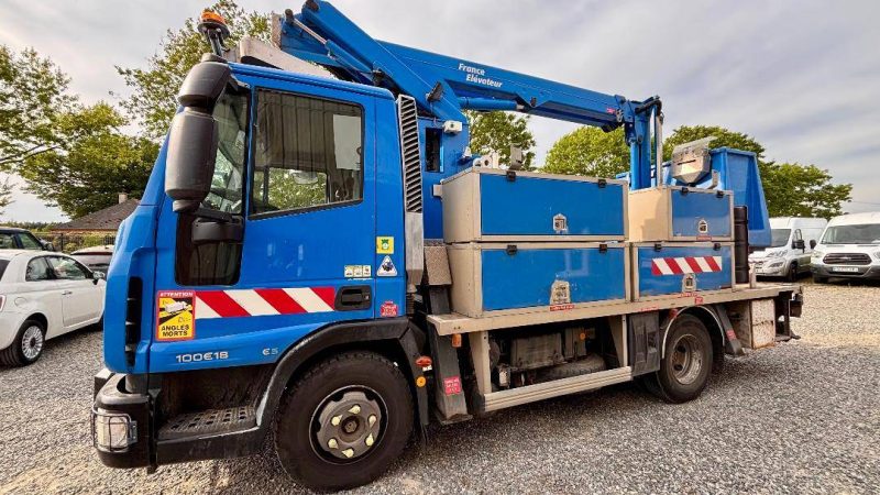 IVECO ML100E18K PORTEUR EUROCARGO 100E18 NACELLE 14 METRES 4X2 2010