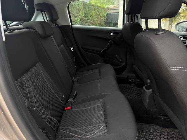 PEUGEOT 208 1.0 VTI 70 CV ACTIVE 5 PORTES ENTRETIEN DISTRIBUTION OK FAIBLE KILOMÉTRAGE 2015