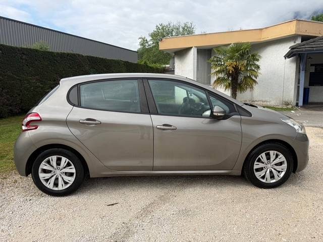 PEUGEOT 208 1.0 VTI 70 CV ACTIVE 5 PORTES ENTRETIEN DISTRIBUTION OK FAIBLE KILOMÉTRAGE 2015