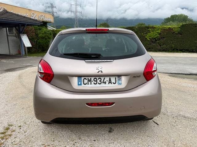 PEUGEOT 208 1.2 VTI 82 CV ACTIVE 5 PORTES ENTRETIEN DISTRIBUTION OK 2012