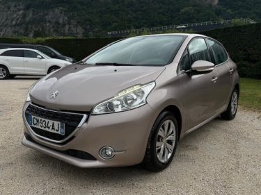 PEUGEOT 208 1.2 VTI 82 CV ACTIVE 5 PORTES ENTRETIEN DISTRIBUTION OK 2012