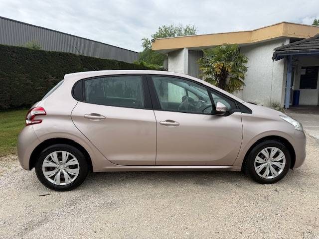 PEUGEOT 208 1.2 VTI 82 CV ACTIVE 5 PORTES ENTRETIEN DISTRIBUTION OK 2012