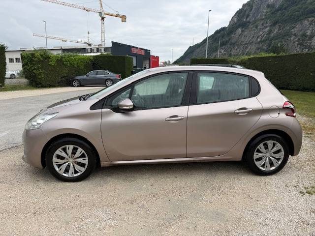 PEUGEOT 208 1.2 VTI 82 CV ACTIVE 5 PORTES ENTRETIEN DISTRIBUTION OK 2012