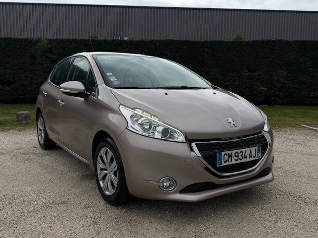 PEUGEOT 208 1.2 VTI 82 CV ACTIVE 5 PORTES ENTRETIEN DISTRIBUTION OK 2012