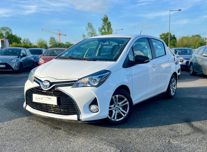 TOYOTA YARIS III 1.5 HYBRID 100h BUSINESS