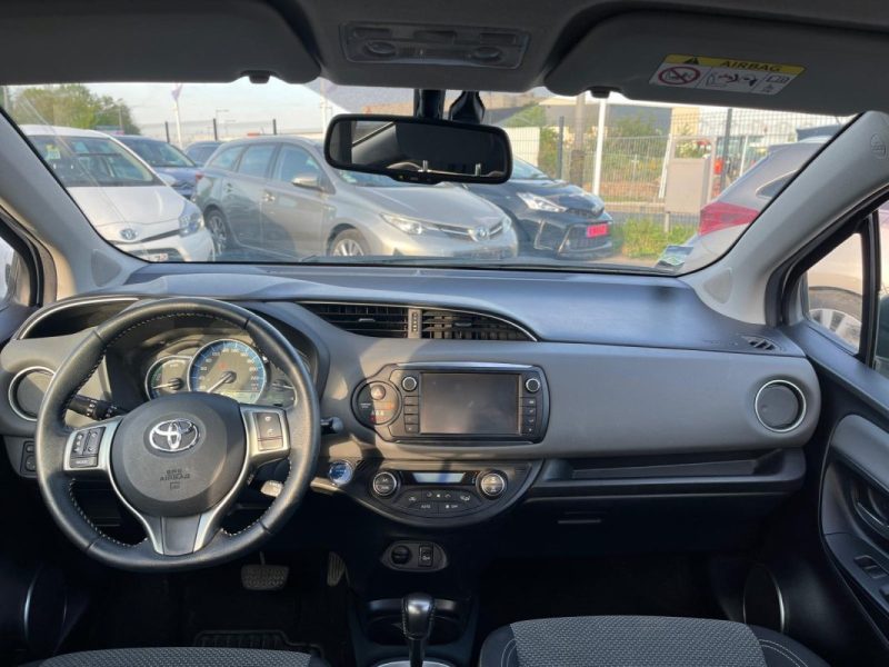 TOYOTA YARIS III 1.5 HYBRID 100h BUSINESS