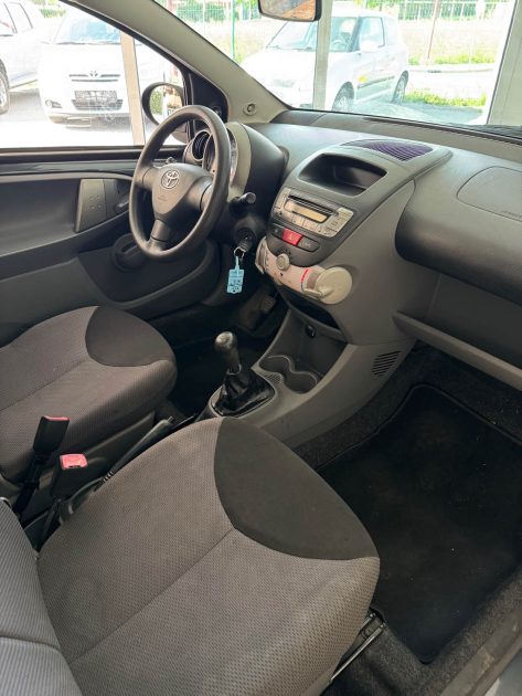 TOYOTA AYGO 1.0I VVT-I 68cv - 120500km - Embrayage Changé Récemment et Révisée - Garantie 12 mois