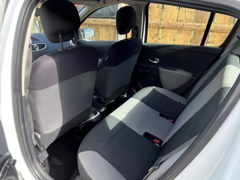 RENAULT CLIO III III 1.2 16V 2011
