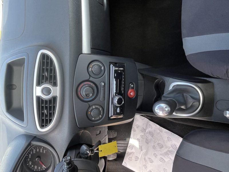 RENAULT CLIO III III 1.2 16V 2011