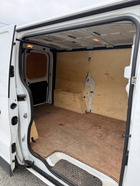 RENAULT TRAFIC L1H1 1000 1.6 DCI 120CH CONFORT EURO6 TVA RECUPERABLE