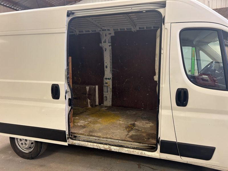 PEUGEOT BOXER  *TVA RECUPERABLE* 2.2 BLUEHDI 140CH 