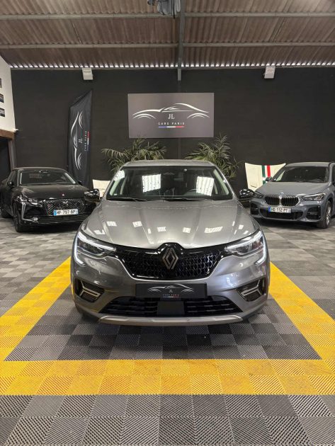 MAGNIFIQUE RENAULT ARKANA EVOLUTION 1.6 145CH HYBRIDE (APPLE CARPLAY, CAMÉRA DE RECUL, ATTELAGE)