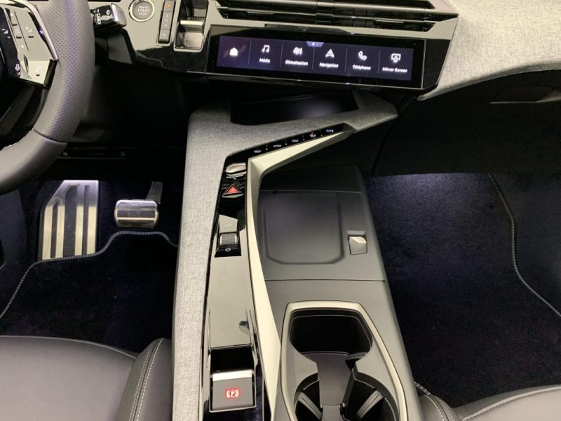 PEUGEOT 5008 HYBRID 145 E-DCS6 GT TOIT OUVRANT 2025