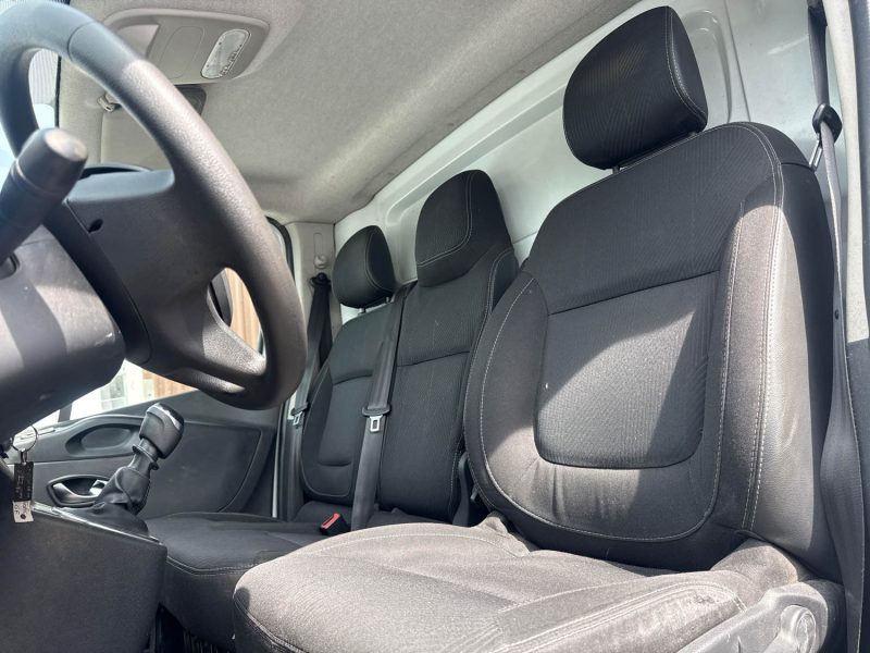 RENAULT TRAFIC L1H1 1000 2.0 DCI 145CH ENERGY CONFORT 13 325 € HT  