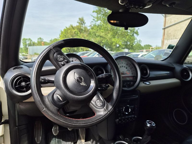 MINI CLUBMAN MINI COOPER SD 143 CABRIO 2012