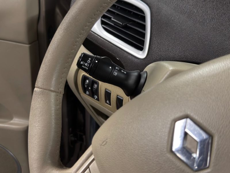 RENAULT GRAND SCENIC 3 III 1.9 DCI 130 Cv 1ERE MAIN / 37 700 Kms ATTELAGE GPS CAMERA - GARANTIE 1 AN