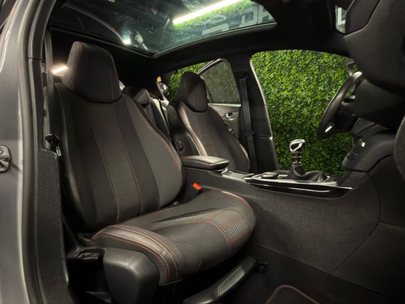 PEUGEOT 308 II PHASE 2 GT LINE 1.2 TUBRO 130 Cv APPLE & ANDROID TOIT PANO GPS CAMERA - GARANTIE 1 AN