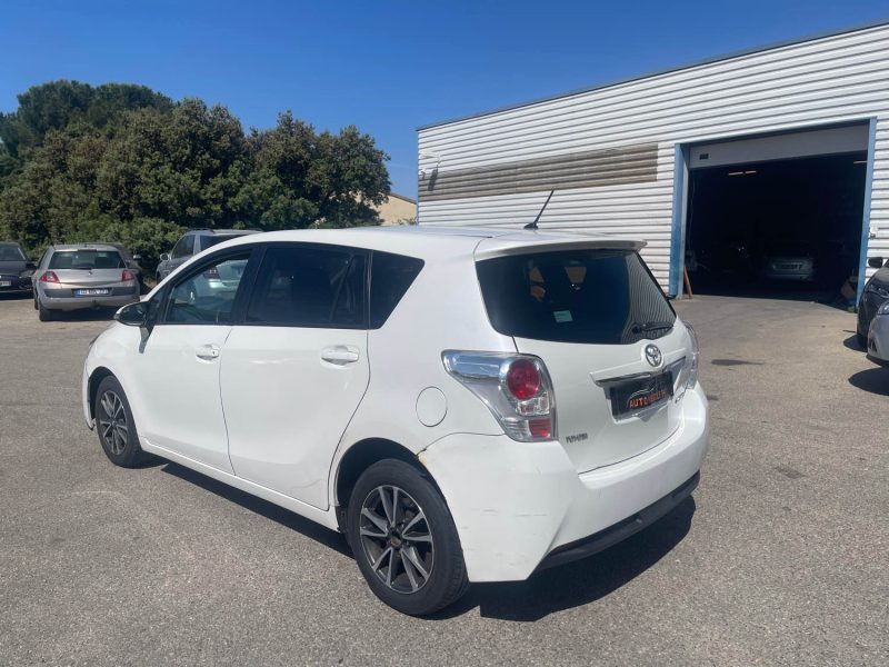 TOYOTA VERSO 126 D-4D 5 PLACES FAP SKYVIEW 237MKM