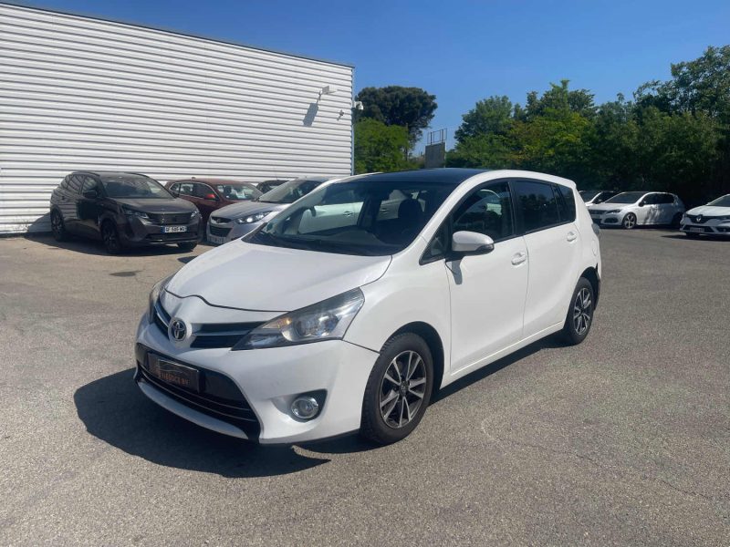 TOYOTA VERSO 126 D-4D 5 PLACES FAP SKYVIEW 237MKM