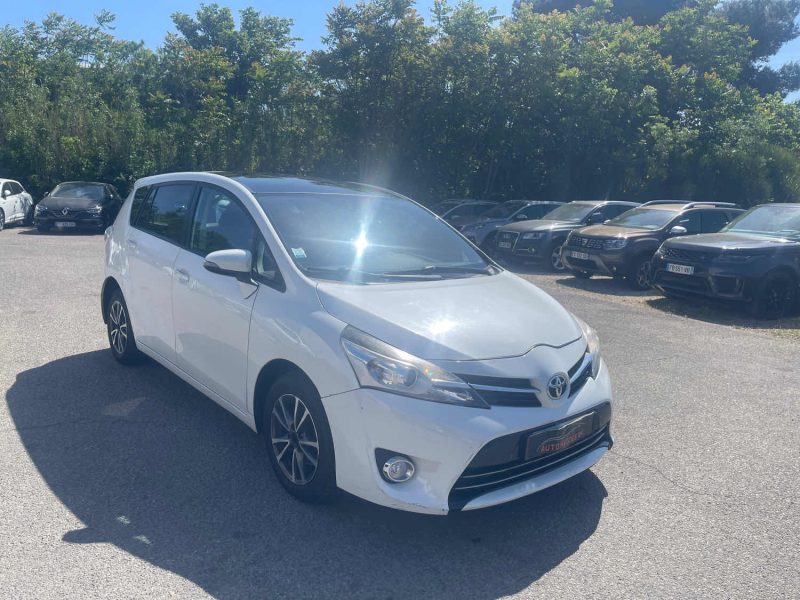 TOYOTA VERSO 126 D-4D 5 PLACES FAP SKYVIEW 237MKM