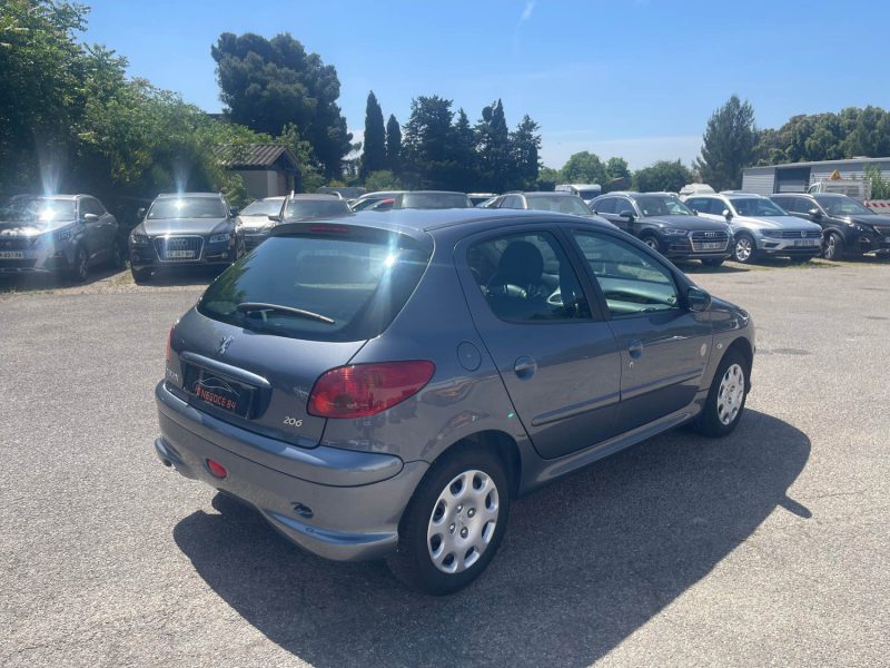 PEUGEOT 206 1.4E 75CH GÉNÉRATION 56MKM