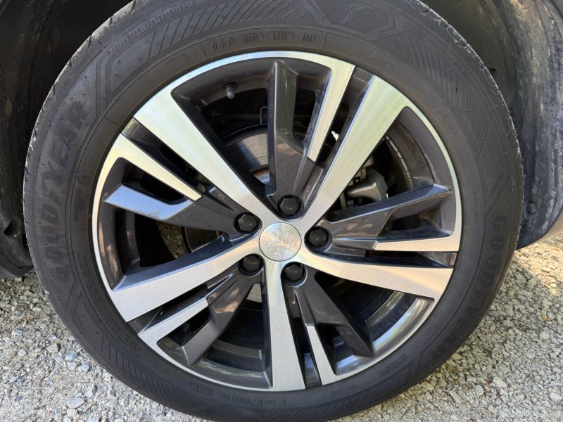 PEUGEOT 3008 II HYBRID 225CH E-EAT8 ROADTRIP 