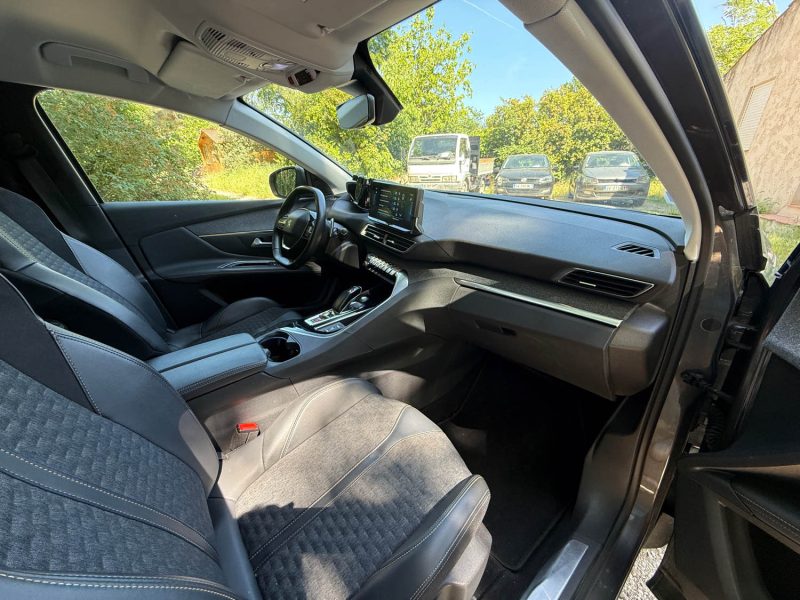 PEUGEOT 3008 II HYBRID 225CH E-EAT8 ROADTRIP 