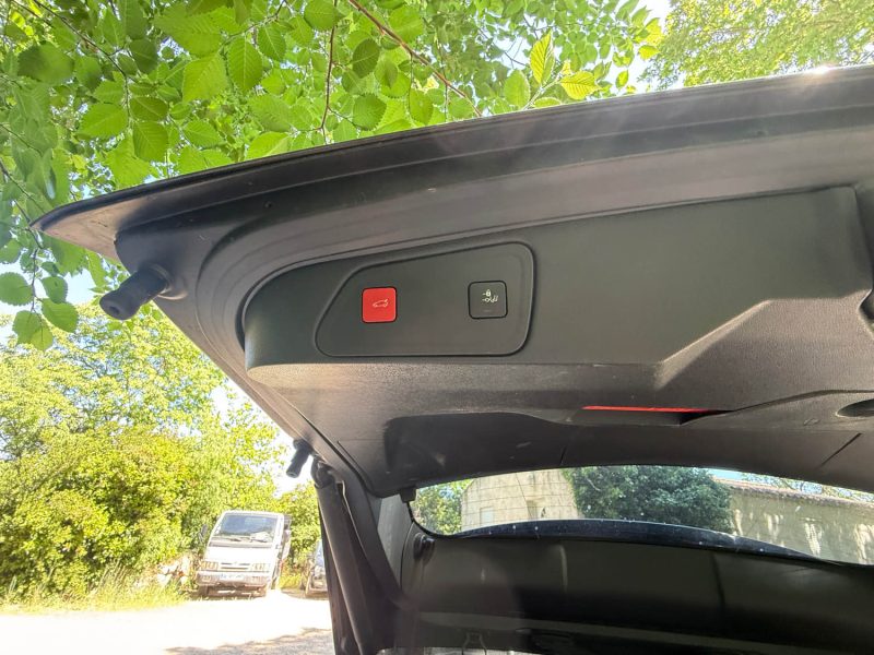 PEUGEOT 3008 II HYBRID 225CH E-EAT8 ROADTRIP 
