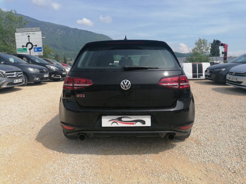 VOLKSWAGEN Golf VII GTI - 230ch Performance 