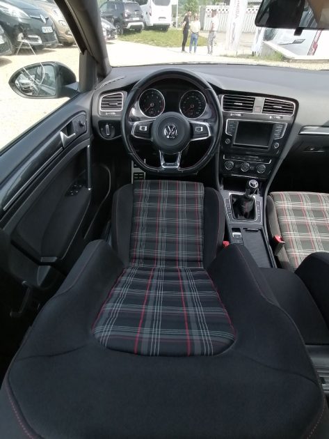 VOLKSWAGEN Golf VII GTI - 230ch Performance 