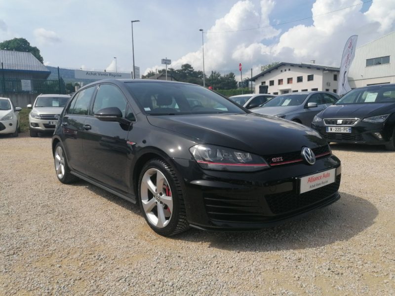 VOLKSWAGEN Golf VII GTI - 230ch Performance 