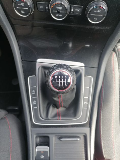 VOLKSWAGEN Golf VII GTI - 230ch Performance 