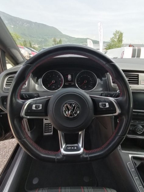 VOLKSWAGEN Golf VII GTI - 230ch Performance 