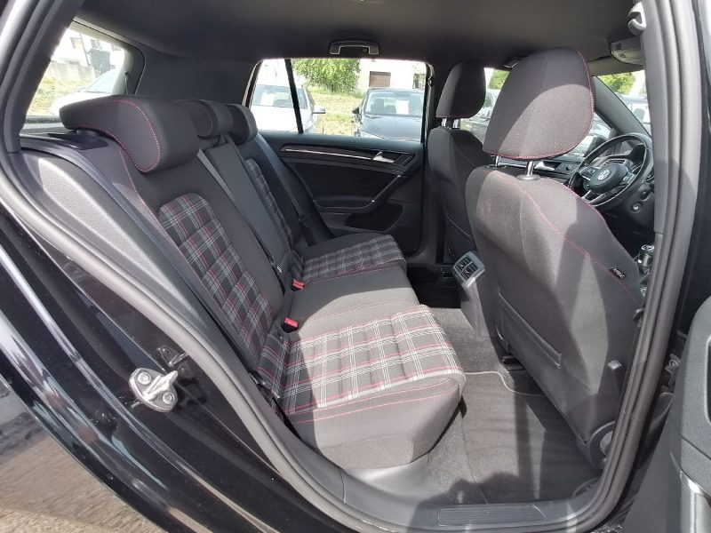 VOLKSWAGEN Golf VII GTI - 230ch Performance 